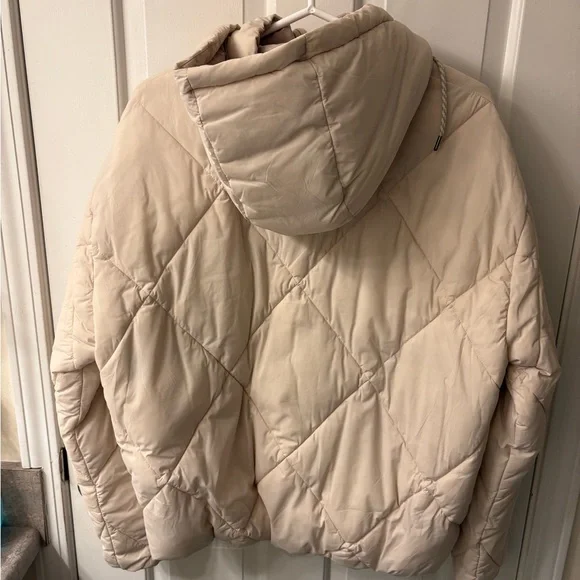 Vuori decompression jacket NWT - Picture 3 of 5